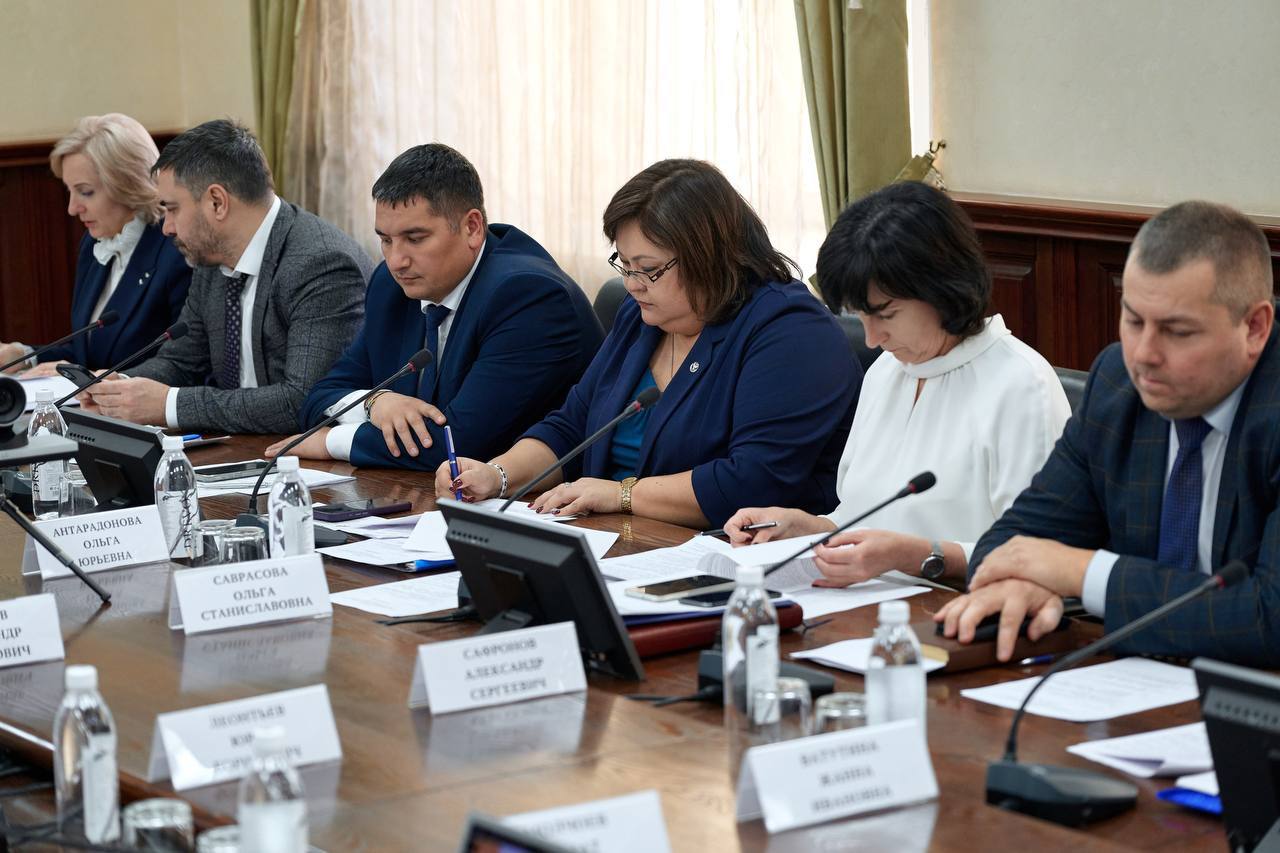 Александр Прокопьев: Сверили часы по ходу реализации государственных программ в Республике Алтай Александр Прокопьев: Сверили часы по ходу реализации государственных программ в Республике Алтай