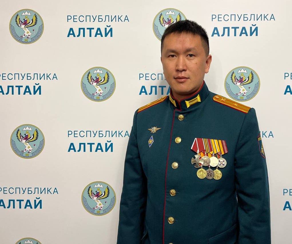 Постоянное представительство Республики Алтай в Москве по пути в Горно-Алтайск посетил гвардии майор Айас Урматов