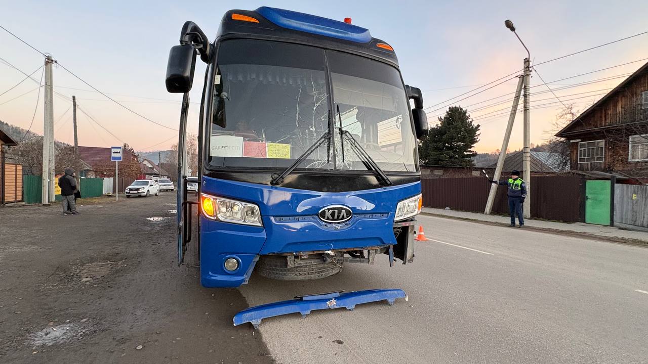 В Горно-Алтайске автобус насмерть задавил пешехода В Горно-Алтайске автобус насмерть задавил пешехода