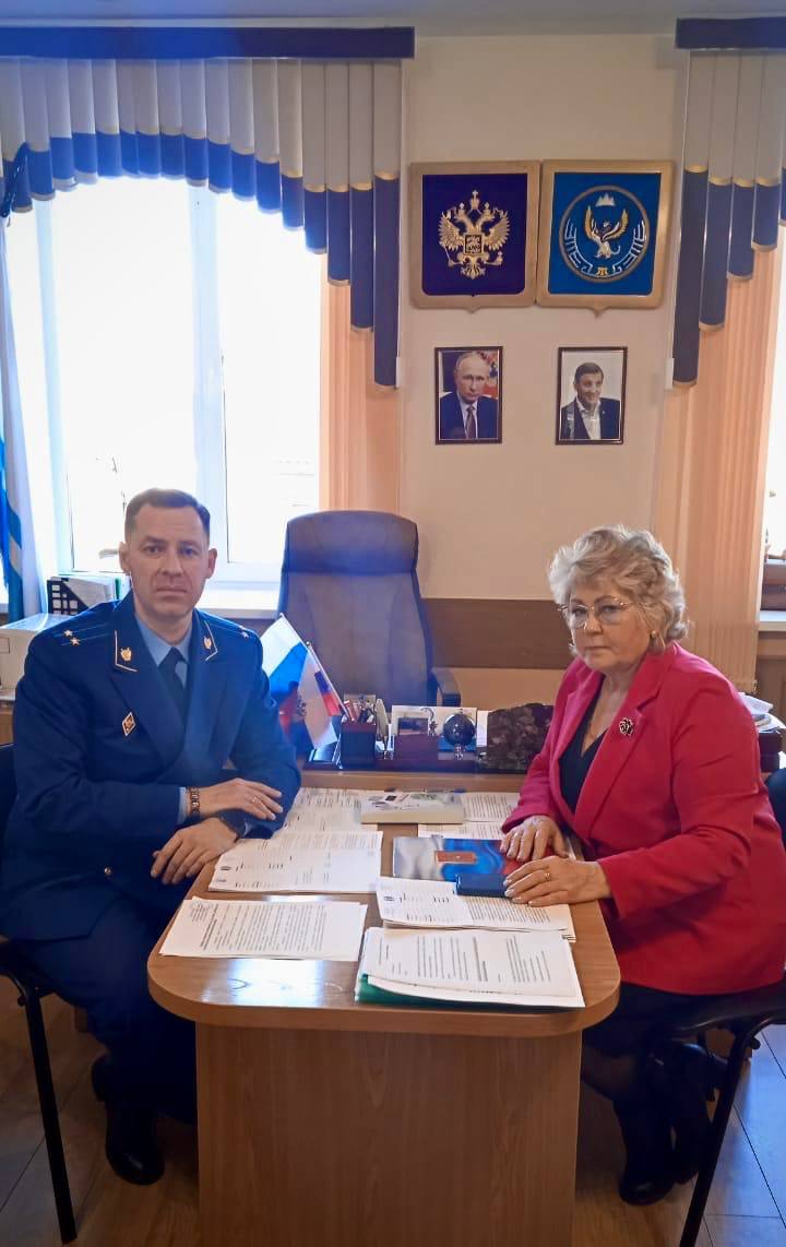 На контроле прокуратуры Шебалинского района вопрос бесконтрольного выпаса сельскохозяйственных животных