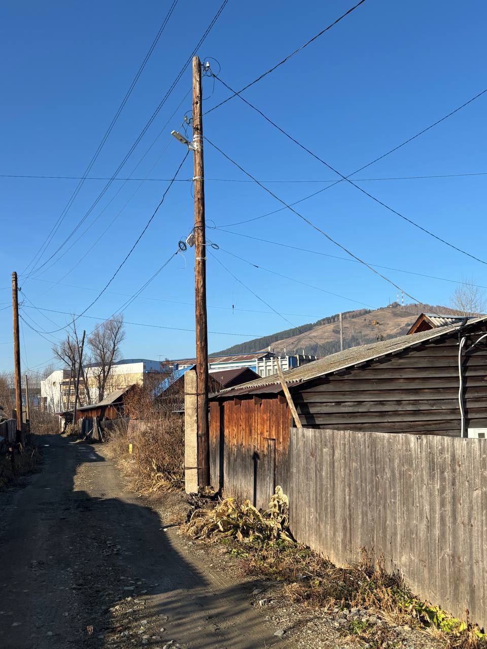 По представлению прокуратуры города Горно-Алтайска опорные линии электропередач приведены в нормативное состояние По представлению прокуратуры города Горно-Алтайска опорные линии электропередач приведены в нормативное состояние