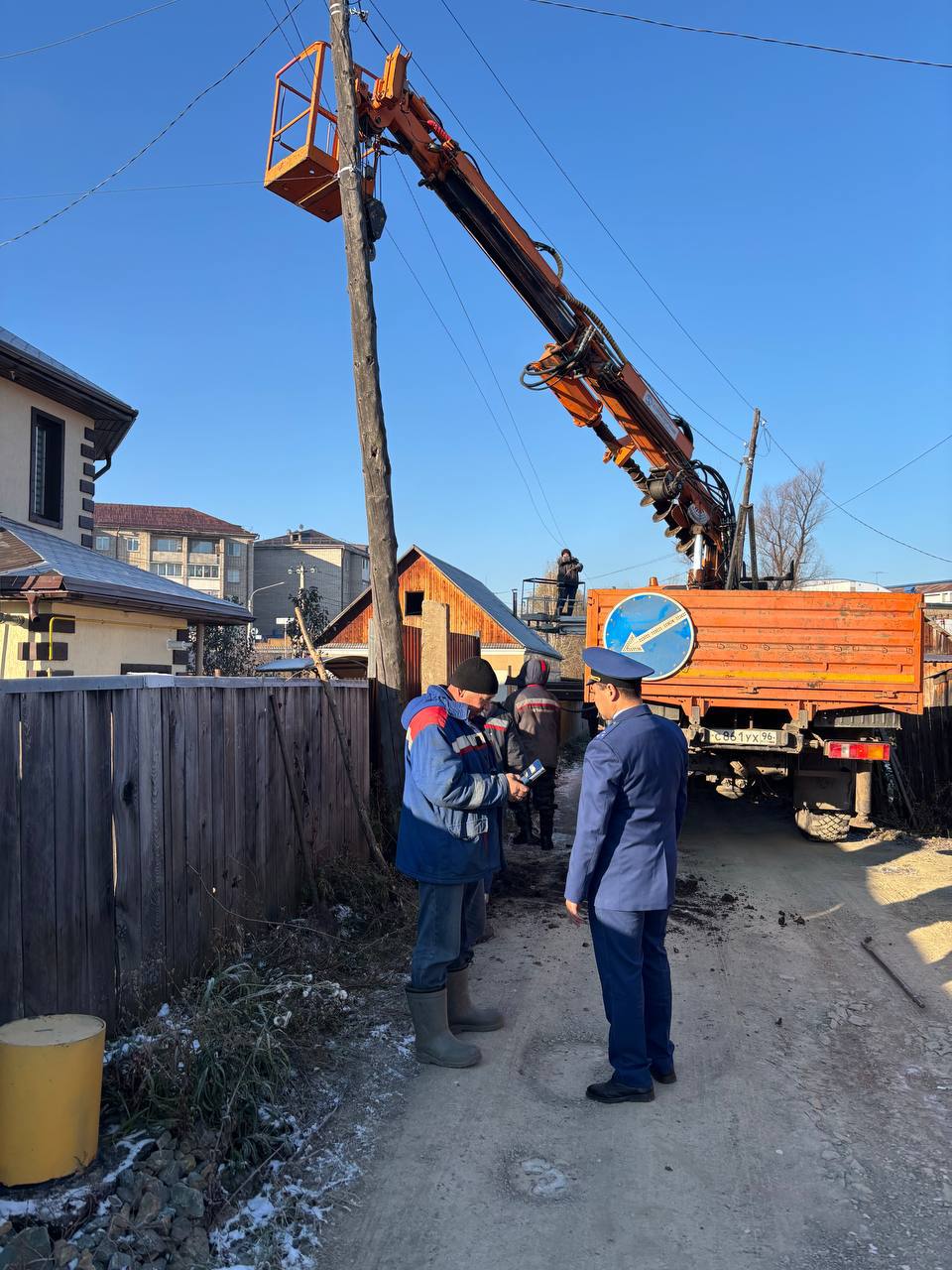По представлению прокуратуры города Горно-Алтайска опорные линии электропередач приведены в нормативное состояние