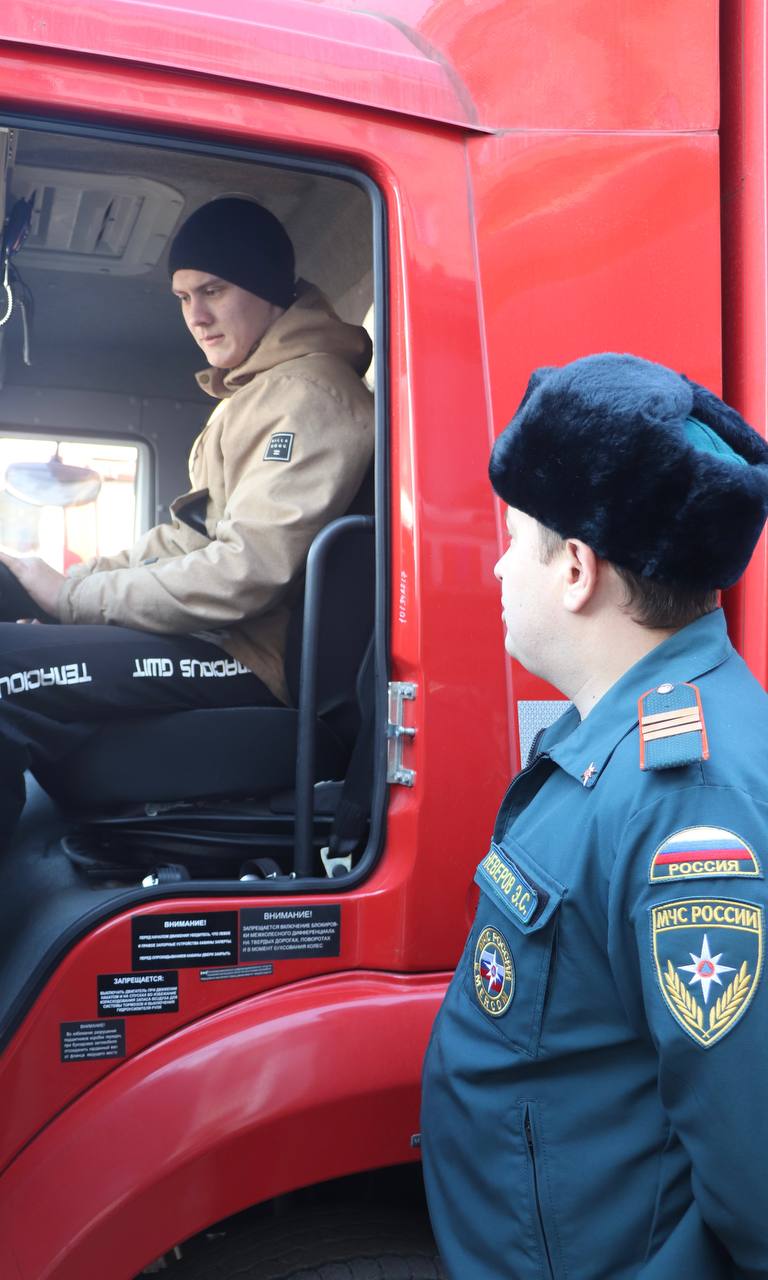 Студенты ДОСААФ посетили 1-ю пожарно-спасательную часть города Студенты ДОСААФ посетили 1-ю пожарно-спасательную часть города