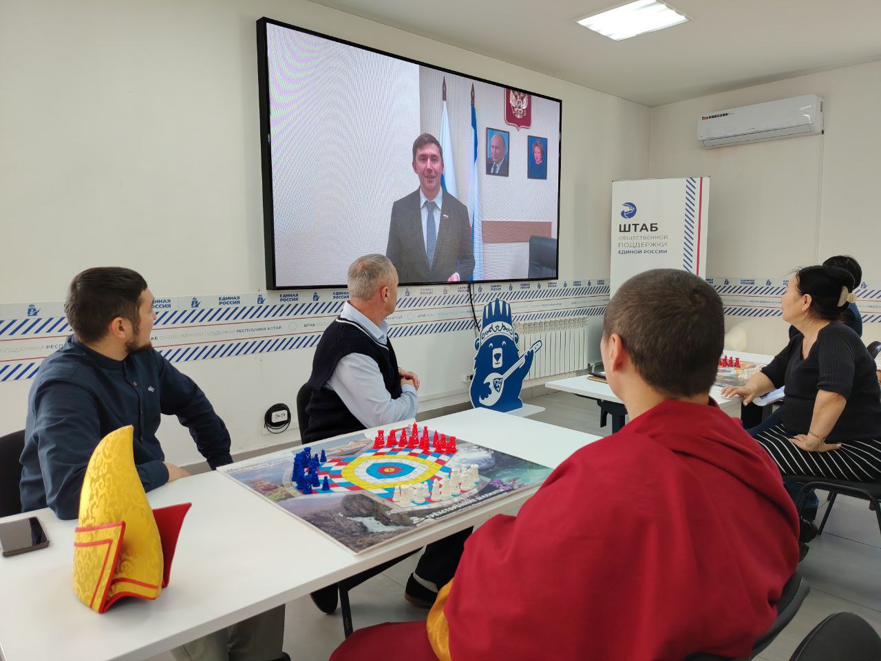 К Дню народного единства: в Республике Алтай «Единая Россия» провела "Шахматную партию единства" К Дню народного единства: в Республике Алтай «Единая Россия» провела "Шахматную партию единства"