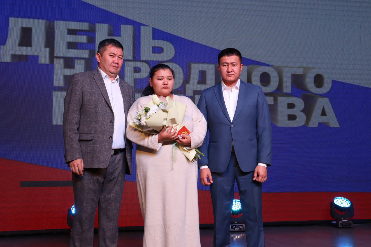 Грандиозный благотворительный концерт прошел в Кош-Агачском Доме культуры Грандиозный благотворительный концерт прошел в Кош-Агачском Доме культуры