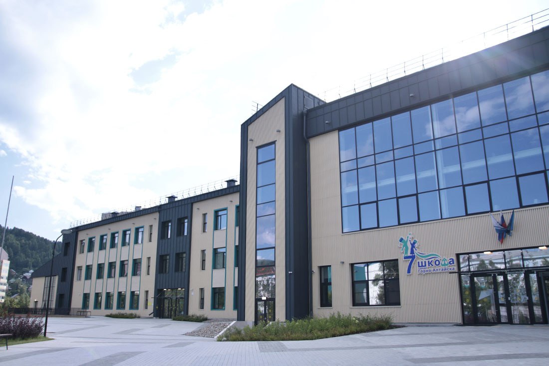 По итогам прошедшего учебного года школа № 7 Горно-Алтайска вошла в топ-100 всероссийского рейтинга самых активных площадок лектория Общества «Знание»