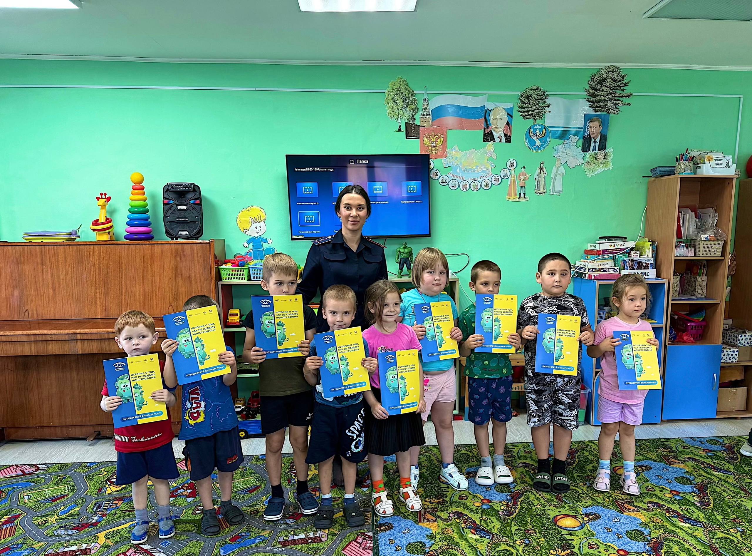 В детском саду «Золотой ключик» Шебалинского района прошла встреча воспитанников с сотрудником региональной Госавтоинспекции