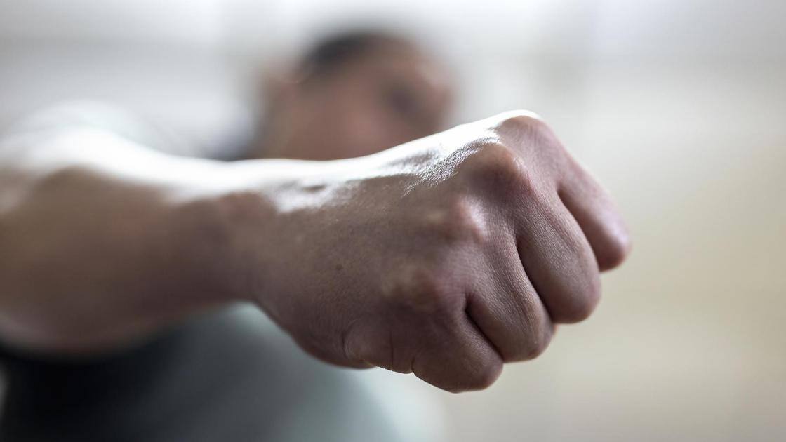 Вечернее застолье в Майминском районе обернулось тяжкими последствиями для одного из гостей