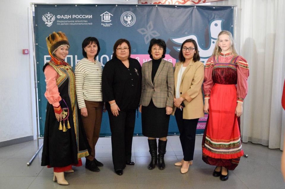  1  8    ,          ,   X      