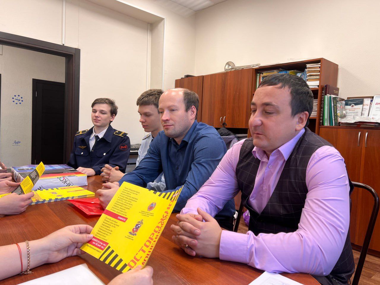 Транспортная полиция Алтая и будущие железнодорожники: диалог о безопасности Транспортная полиция Алтая и будущие железнодорожники: диалог о безопасности