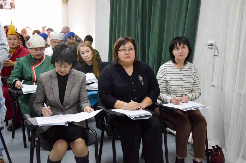 С 1 по 8 ноября в нашей республике, как и во всех субъектах Российской Федерации и зарубежных странах, проходит Юбилейная X Всероссийская просветительская акция «Большой этнографический диктант»