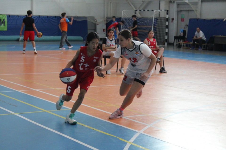 В Майме прошел региональный этап IV Всероссийского фестиваля детского дворового баскетбола 3Х3 D.V.O.R, посвященный Дню народного единства В Майме прошел региональный этап IV Всероссийского фестиваля детского дворового баскетбола 3Х3 D.V.O.R, посвященный Дню народного единства