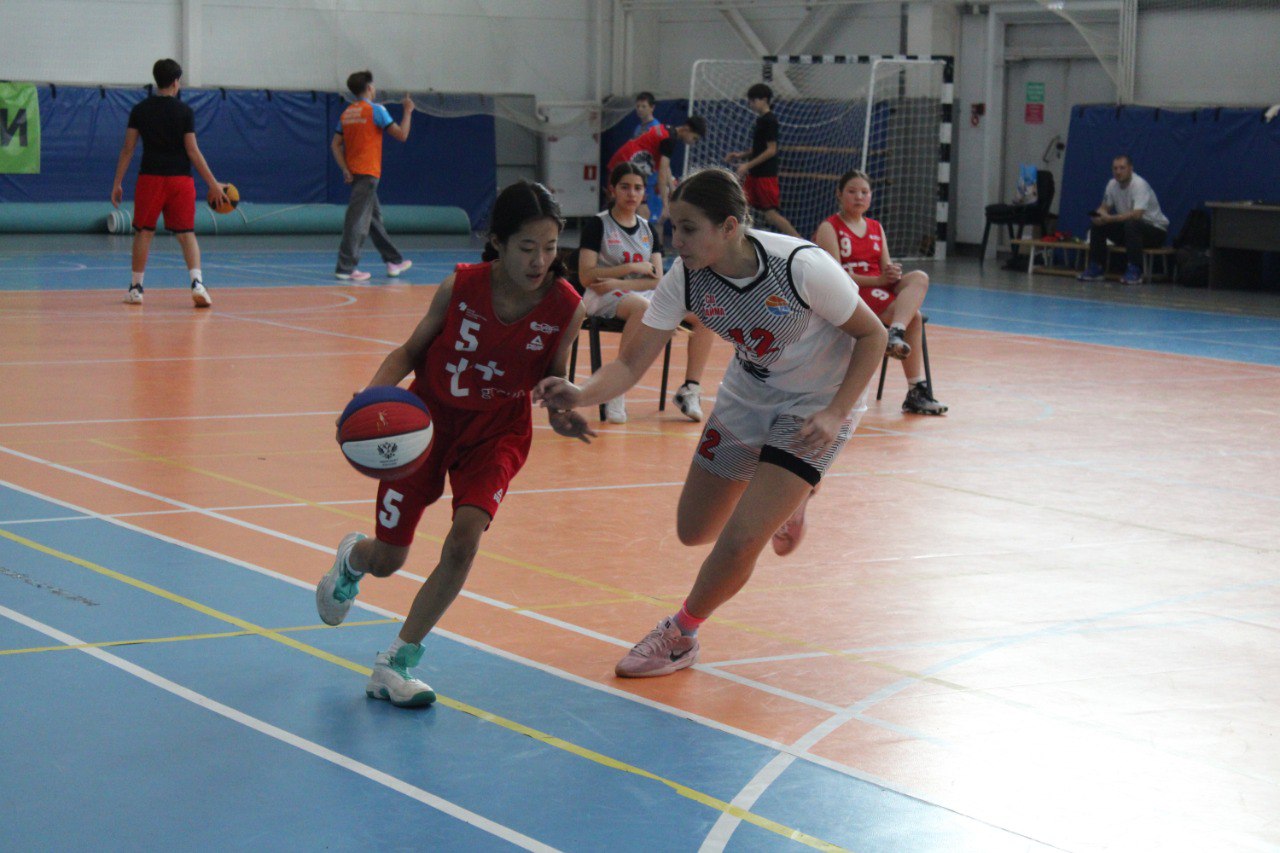 В Майме прошел региональный этап IV Всероссийского фестиваля детского дворового баскетбола 3Х3 D.V.O.R, посвященный Дню народного единства В Майме прошел региональный этап IV Всероссийского фестиваля детского дворового баскетбола 3Х3 D.V.O.R, посвященный Дню народного единства