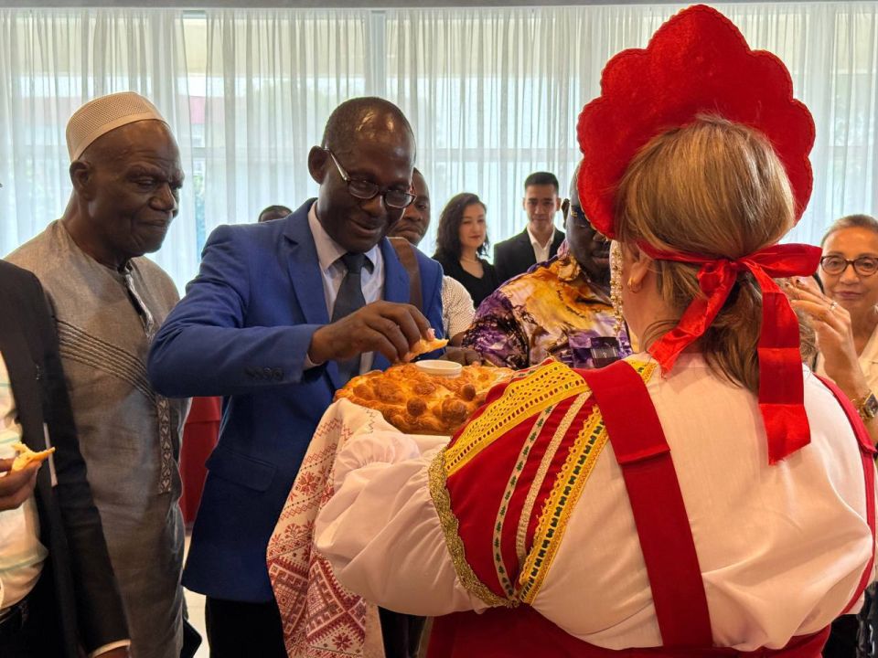 Мероприятия по случаю Дня народного единства в посольствах России в Гвинее и Ливии Мероприятия по случаю Дня народного единства в посольствах России в Гвинее и Ливии