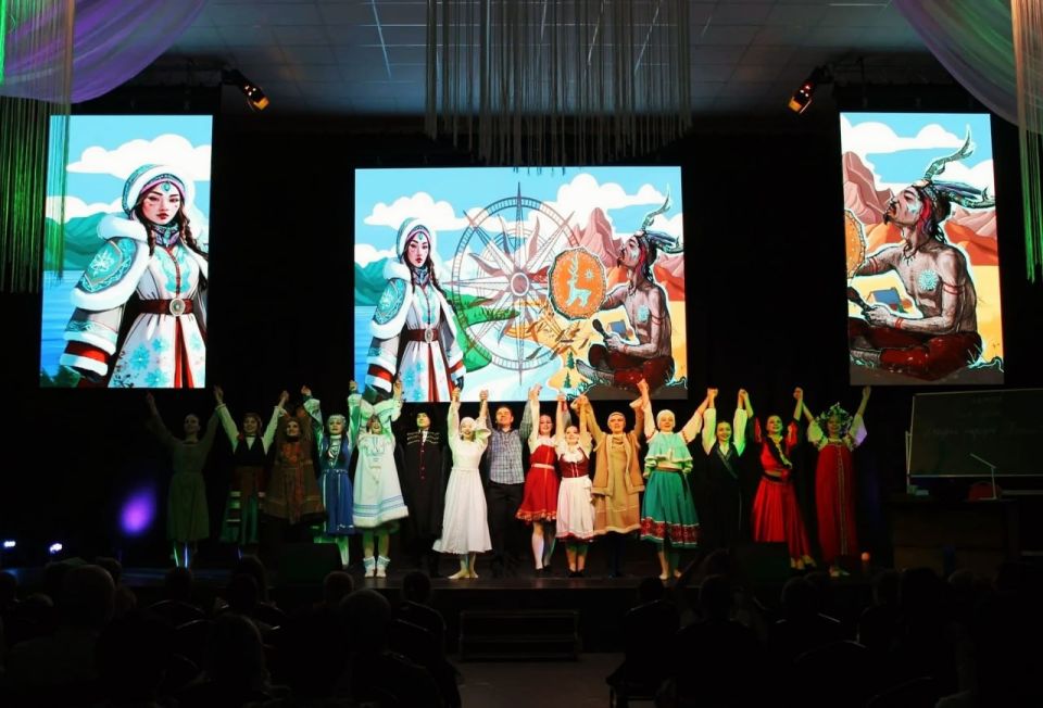 Ко Дню народного единства коллективы территориальных органов Росреестра по всей стране организовали серию мероприятий, которые продемонстрировали, что наша сила - в многообразии культур, традиций и народов Ко Дню народного единства коллективы территориальных органов Росреестра по всей стране организовали серию мероприятий, которые продемонстрировали, что наша сила - в многообразии культур, традиций и народов