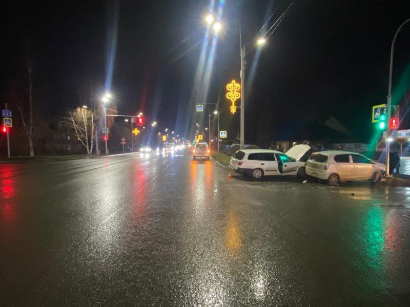 За прошедший день на дорогах республики произошло 2 ДТП, в результате которых пострадали 2 человека За прошедший день на дорогах республики произошло 2 ДТП, в результате которых пострадали 2 человека