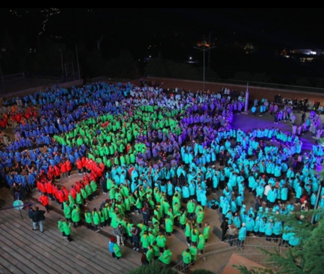 В День народного единства воспитанники 12-й смены «Россия - Родина моя» центра «Артек», которым во время отдыха исполнилось 14 лет, получили паспорта В День народного единства воспитанники 12-й смены «Россия - Родина моя» центра «Артек», которым во время отдыха исполнилось 14 лет, получили паспорта