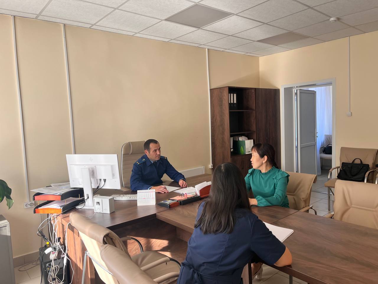 Прокурором Онгудайского района проведен личный прием граждан в здравоохранительном учреждении