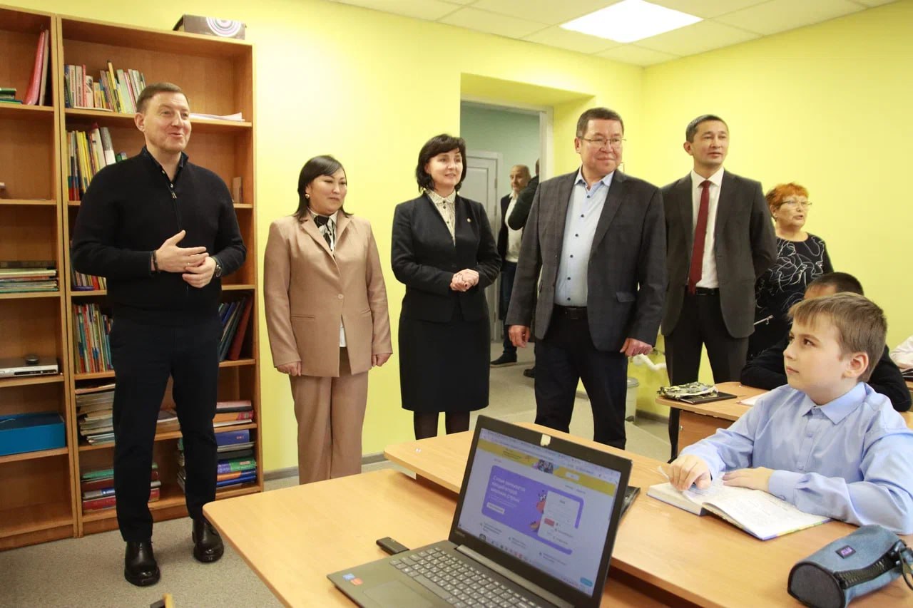 Эжер Ялбаков осмотрел обновленные здания детского сада в Чемале и школы в Аюле Эжер Ялбаков осмотрел обновленные здания детского сада в Чемале и школы в Аюле