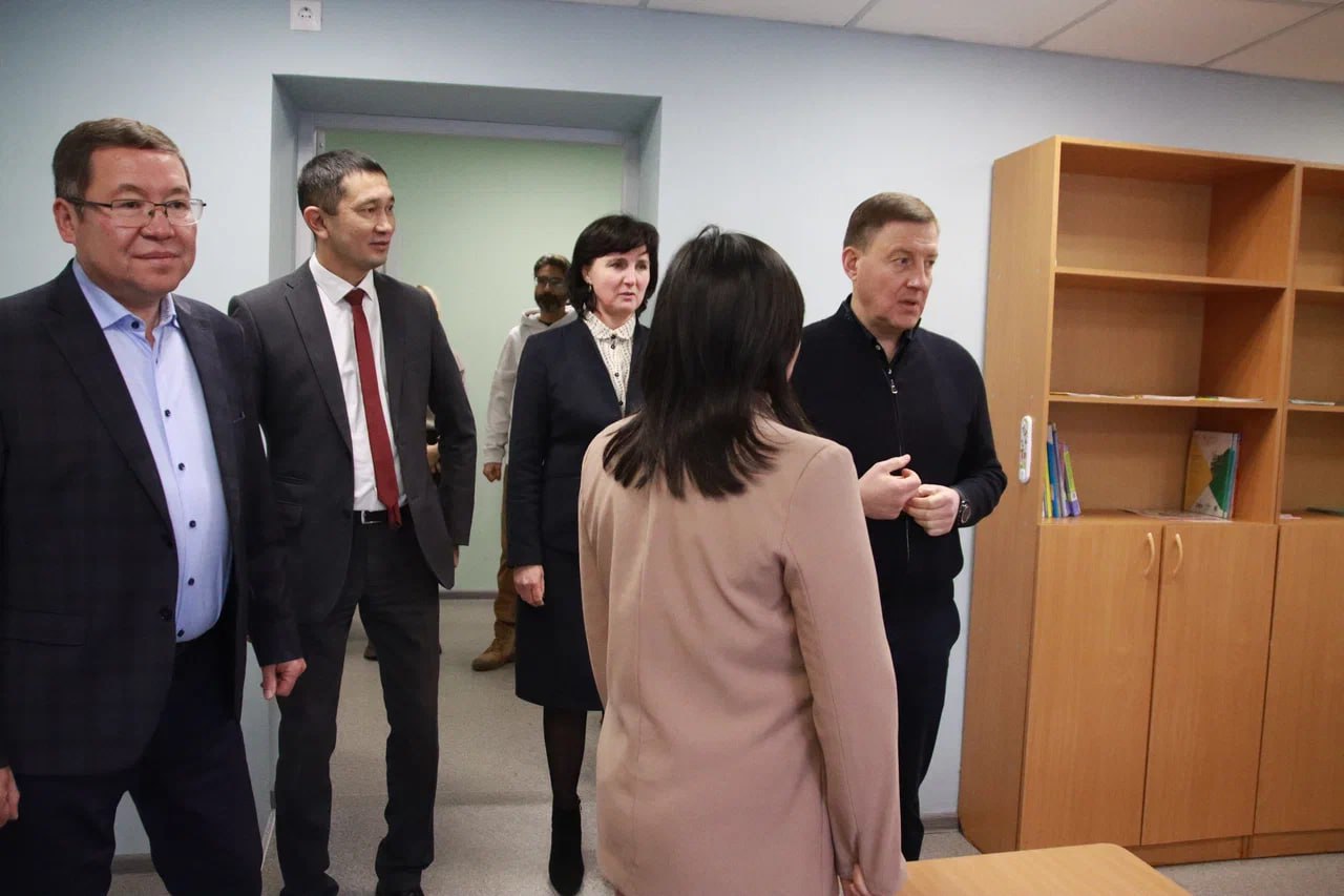 Эжер Ялбаков осмотрел обновленные здания детского сада в Чемале и школы в Аюле Эжер Ялбаков осмотрел обновленные здания детского сада в Чемале и школы в Аюле