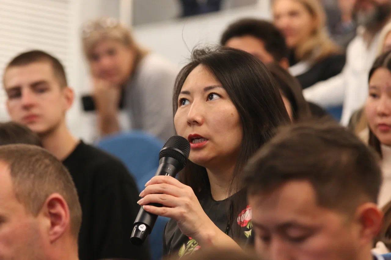 Александр Прокопьев: В преддверии предстоящего зимнего туристического сезона в республике провел совещание с местными представителями турбизнеса Александр Прокопьев: В преддверии предстоящего зимнего туристического сезона в республике провел совещание с местными представителями турбизнеса