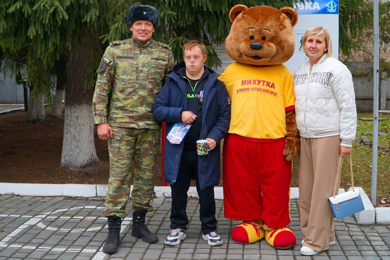 Сотрудники отдела специального назначения «Легион» УФСИН России по Алтайскому краю исполнили мечту особенного ребенка Сотрудники отдела специального назначения «Легион» УФСИН России по Алтайскому краю исполнили мечту особенного ребенка