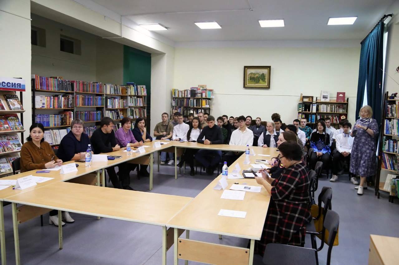 Сотрудники полиции приняли участие в круглом столе на тему: «Наркомания – общая беда!» Сотрудники полиции приняли участие в круглом столе на тему: «Наркомания – общая беда!»