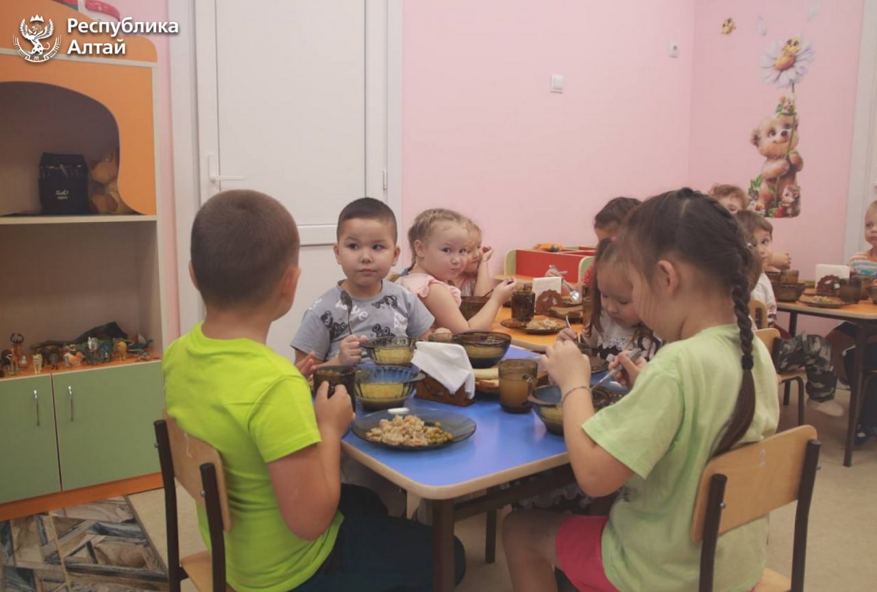 Глава Республики Алтай Андрей Турчак принял участие в открытии детского сада «Медвежонок» в Чемале Глава Республики Алтай Андрей Турчак принял участие в открытии детского сада «Медвежонок» в Чемале