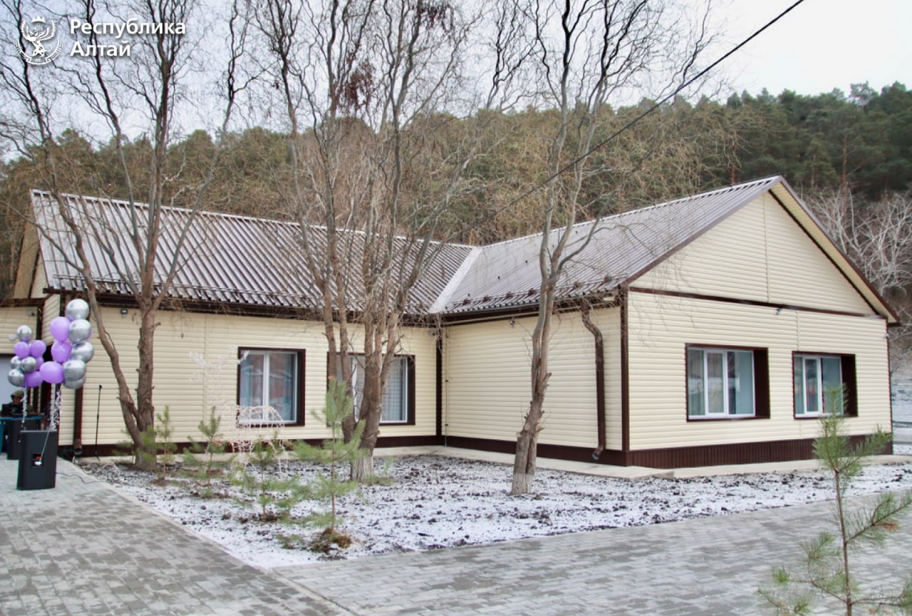 Глава Республики Алтай Андрей Турчак принял участие в открытии детского сада «Медвежонок» в Чемале Глава Республики Алтай Андрей Турчак принял участие в открытии детского сада «Медвежонок» в Чемале