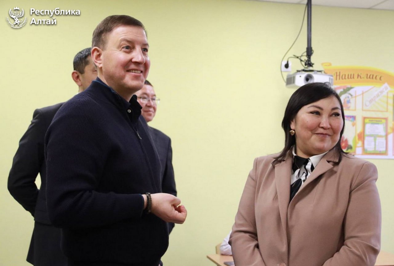 Глава Республики Алтай Андрей Турчак в ходе рабочей поездки посетил Аюлинскую школу Глава Республики Алтай Андрей Турчак в ходе рабочей поездки посетил Аюлинскую школу