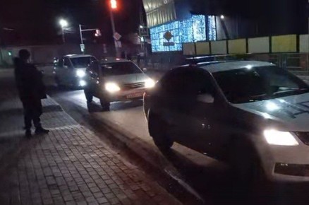 Юриста Дмитрия Тодошева, который летом этого года подал административный иск об отмене муниципальной реформы в Республике Алтай*, арестовали на 12 суток за неподчинение законным требованиям сотрудников правоохранительных...