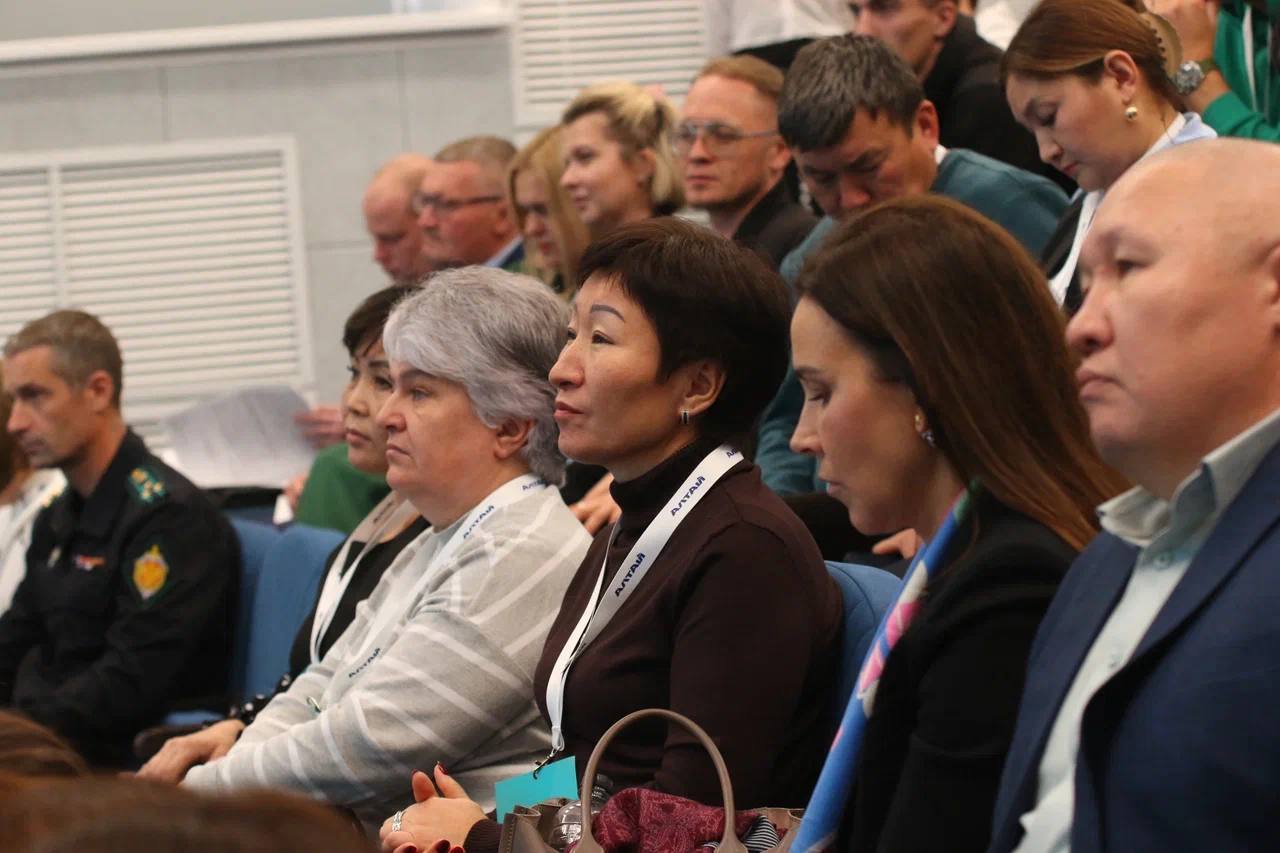 Александр Прокопьев: В преддверии предстоящего зимнего туристического сезона в республике провел совещание с местными представителями турбизнеса Александр Прокопьев: В преддверии предстоящего зимнего туристического сезона в республике провел совещание с местными представителями турбизнеса