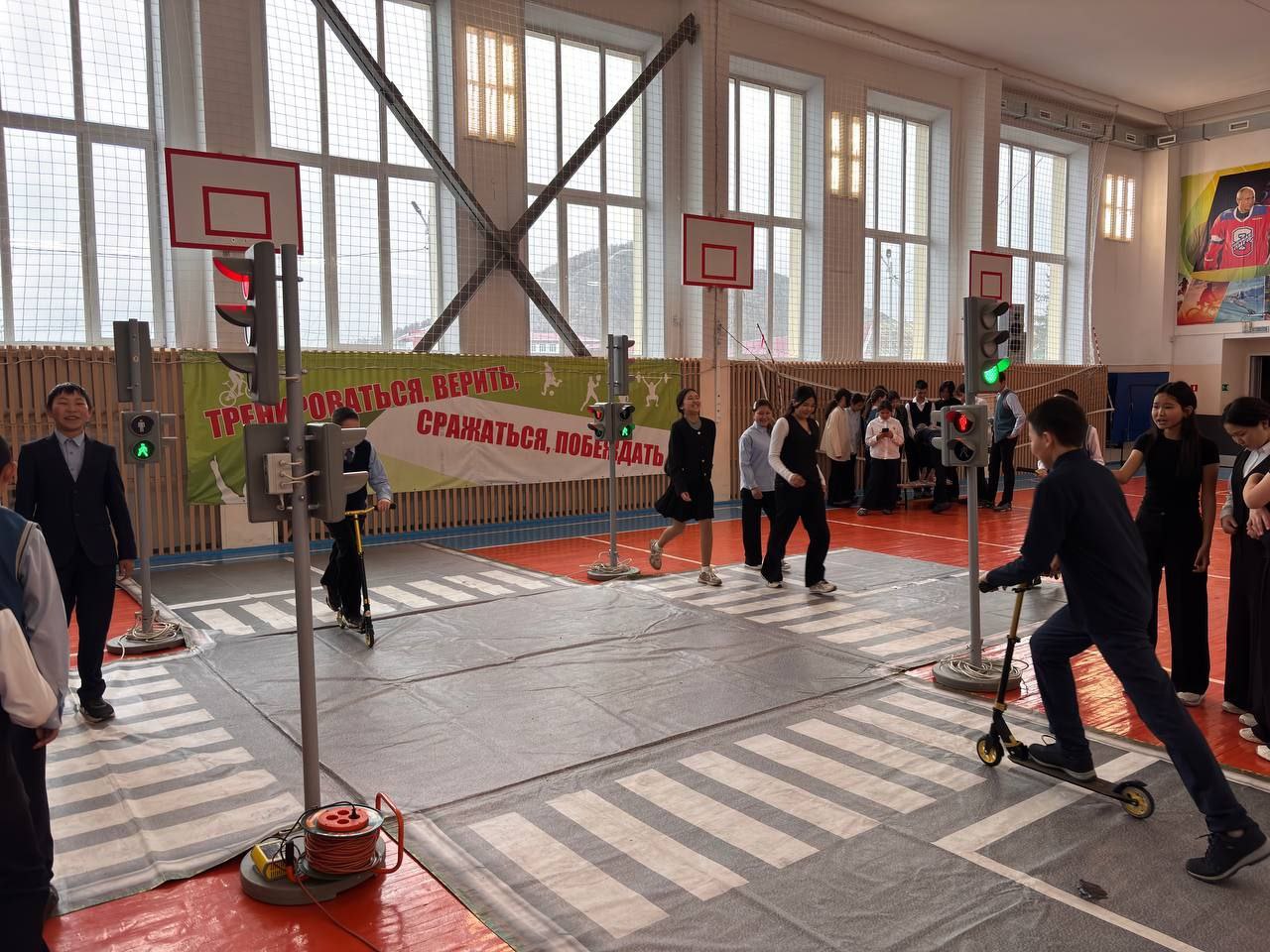 Практическое занятие по изучению ПДД с использованием мобильного комплекса «Лаборатория безопасности» прошло в Усть-Канском районе Практическое занятие по изучению ПДД с использованием мобильного комплекса «Лаборатория безопасности» прошло в Усть-Канском районе