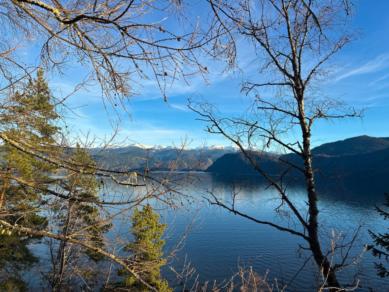 Начало ноября на берегу Телецкого озера Начало ноября на берегу Телецкого озера