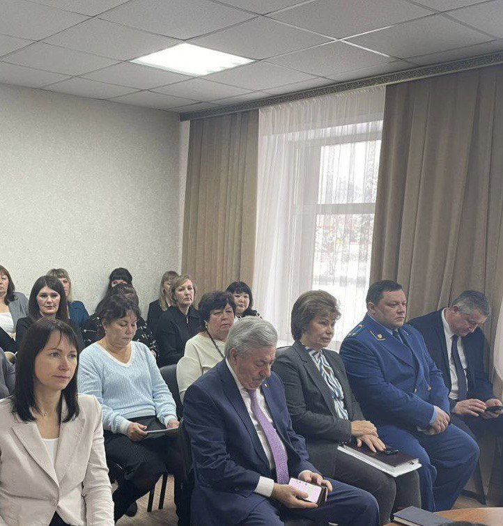 Первый заместитель председателя парламента Татьяна Гигель и депутат РА Михаил Терехов приняли участие в работе 16-й очередной сессии Чойского районного Совета депутатов Первый заместитель председателя парламента Татьяна Гигель и депутат РА Михаил Терехов приняли участие в работе 16-й очередной сессии Чойского районного Совета депутатов