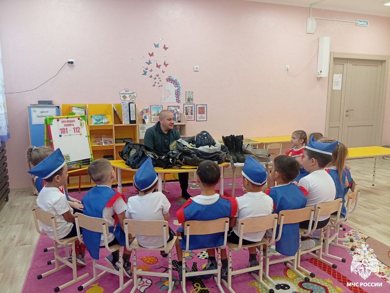 Огнеборцы МЧС России в гостях у детсадовцев Огнеборцы МЧС России в гостях у детсадовцев