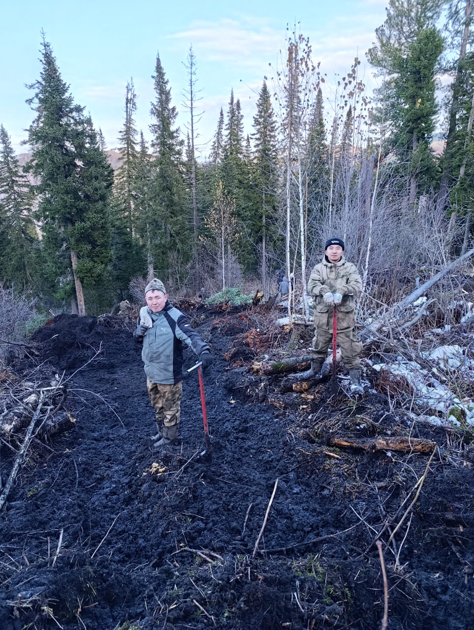 Студенты агротехнологического факультета Горно-Алтайского государственного университета, будущие специалисты в области лесного дела и агроинженерии, внесли свой вклад в восстановление природы Студенты агротехнологического факультета Горно-Алтайского государственного университета, будущие специалисты в области лесного дела и агроинженерии, внесли свой вклад в восстановление природы