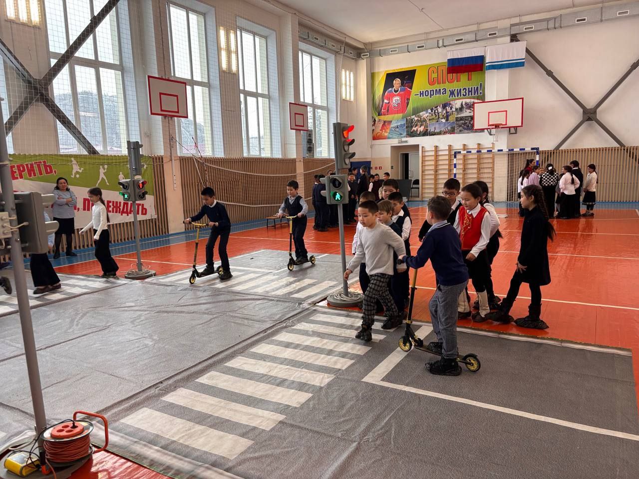 Практическое занятие по изучению ПДД с использованием мобильного комплекса «Лаборатория безопасности» прошло в Усть-Канском районе Практическое занятие по изучению ПДД с использованием мобильного комплекса «Лаборатория безопасности» прошло в Усть-Канском районе