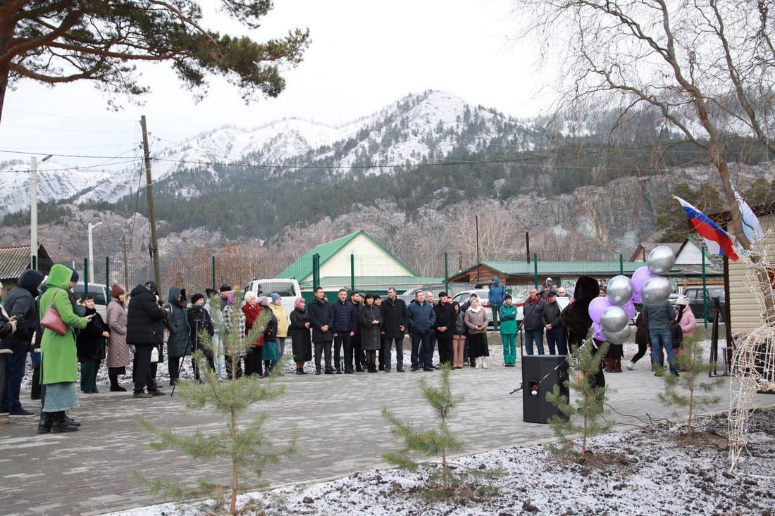 Детский сад «Медвежонок» открыли в Чемале после капремонта, на работы более 45 млн рублей выделили работающие в районе инвесторы Детский сад «Медвежонок» открыли в Чемале после капремонта, на работы более 45 млн рублей выделили работающие в районе инвесторы