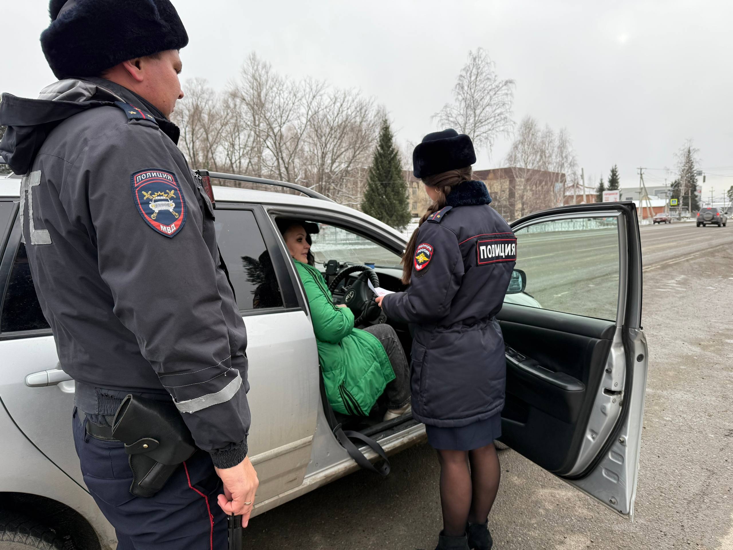 В с. Майма сотрудники Госавтоинспекции провели акцию для водителей В с. Майма сотрудники Госавтоинспекции провели акцию для водителей