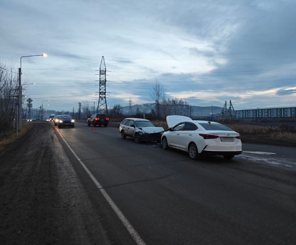 В с. Майма в результате столкновения двух автомобилей пострадала местная жительница