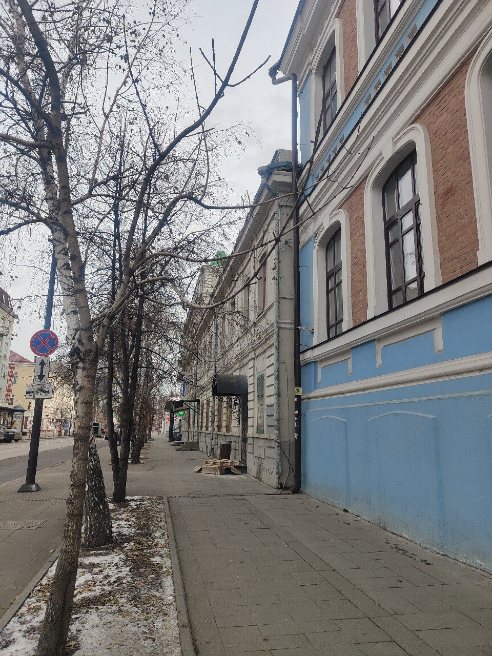 Мы живем далеко от центра России, добираться до Москвы, Санкт-Петербурга, Калининграда и других прекрасных городов страны нам далековато и дороговато, а вот путешествия по Сибири более доступны Мы живем далеко от центра России, добираться до Москвы, Санкт-Петербурга, Калининграда и других прекрасных городов страны нам далековато и дороговато, а вот путешествия по Сибири более доступны