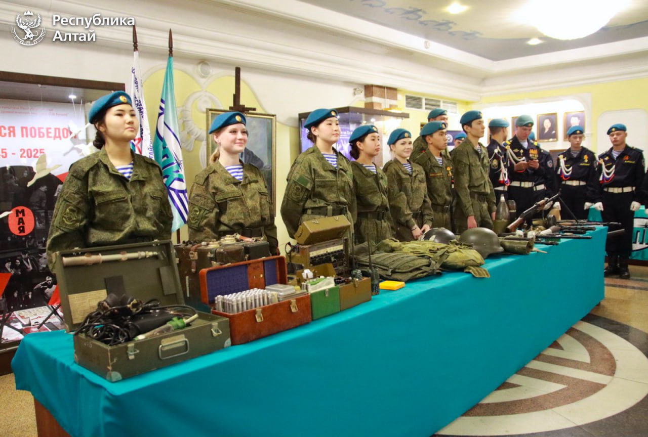 Глава Республики Алтай Андрей Турчак поздравил Горно-Алтайский государственный политехнический колледж имени Михаила Захаровича Гнездилова с 70-летним юбилеем Глава Республики Алтай Андрей Турчак поздравил Горно-Алтайский государственный политехнический колледж имени Михаила Захаровича Гнездилова с 70-летним юбилеем