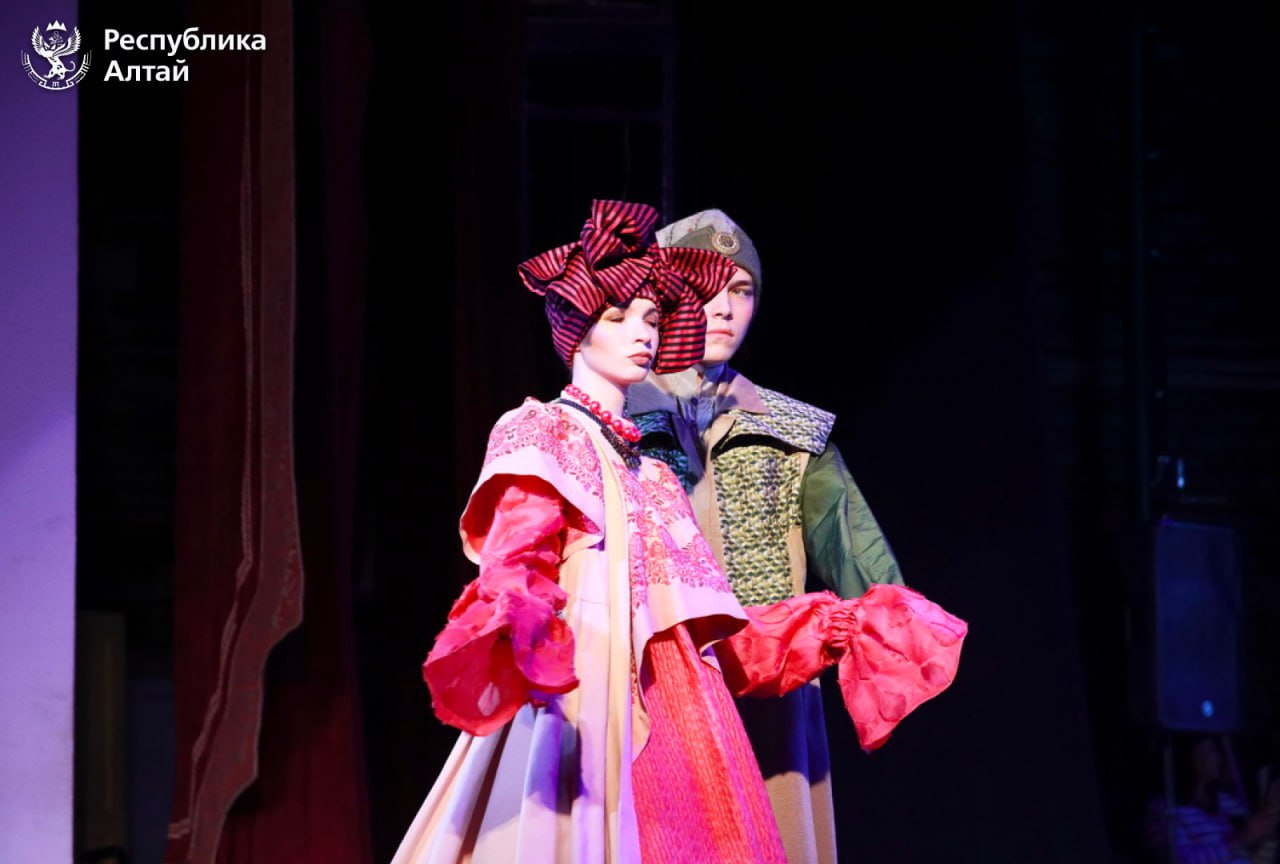 Глава Республики Алтай Андрей Турчак поздравил Горно-Алтайский государственный политехнический колледж имени Михаила Захаровича Гнездилова с 70-летним юбилеем Глава Республики Алтай Андрей Турчак поздравил Горно-Алтайский государственный политехнический колледж имени Михаила Захаровича Гнездилова с 70-летним юбилеем