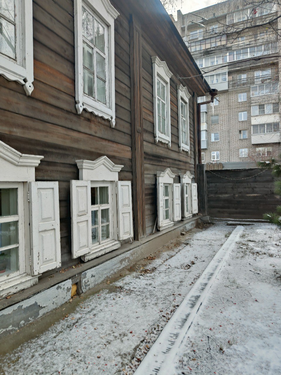 Мы живем далеко от центра России, добираться до Москвы, Санкт-Петербурга, Калининграда и других прекрасных городов страны нам далековато и дороговато, а вот путешествия по Сибири более доступны Мы живем далеко от центра России, добираться до Москвы, Санкт-Петербурга, Калининграда и других прекрасных городов страны нам далековато и дороговато, а вот путешествия по Сибири более доступны