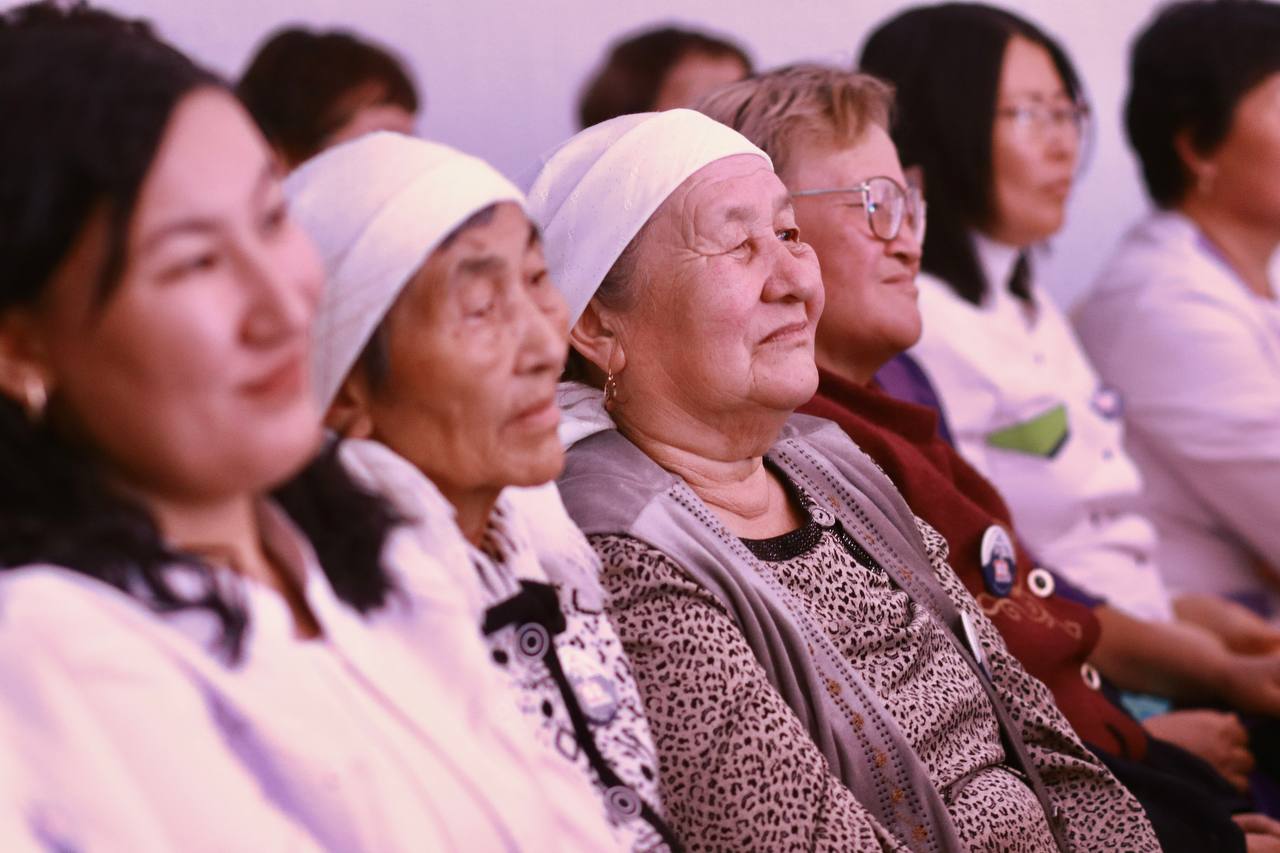 Коллектив и ветеранов Кош-Агачской районной больницы, история которой начиналась с четырех коек, поздравили со столетием учреждения Коллектив и ветеранов Кош-Агачской районной больницы, история которой начиналась с четырех коек, поздравили со столетием учреждения