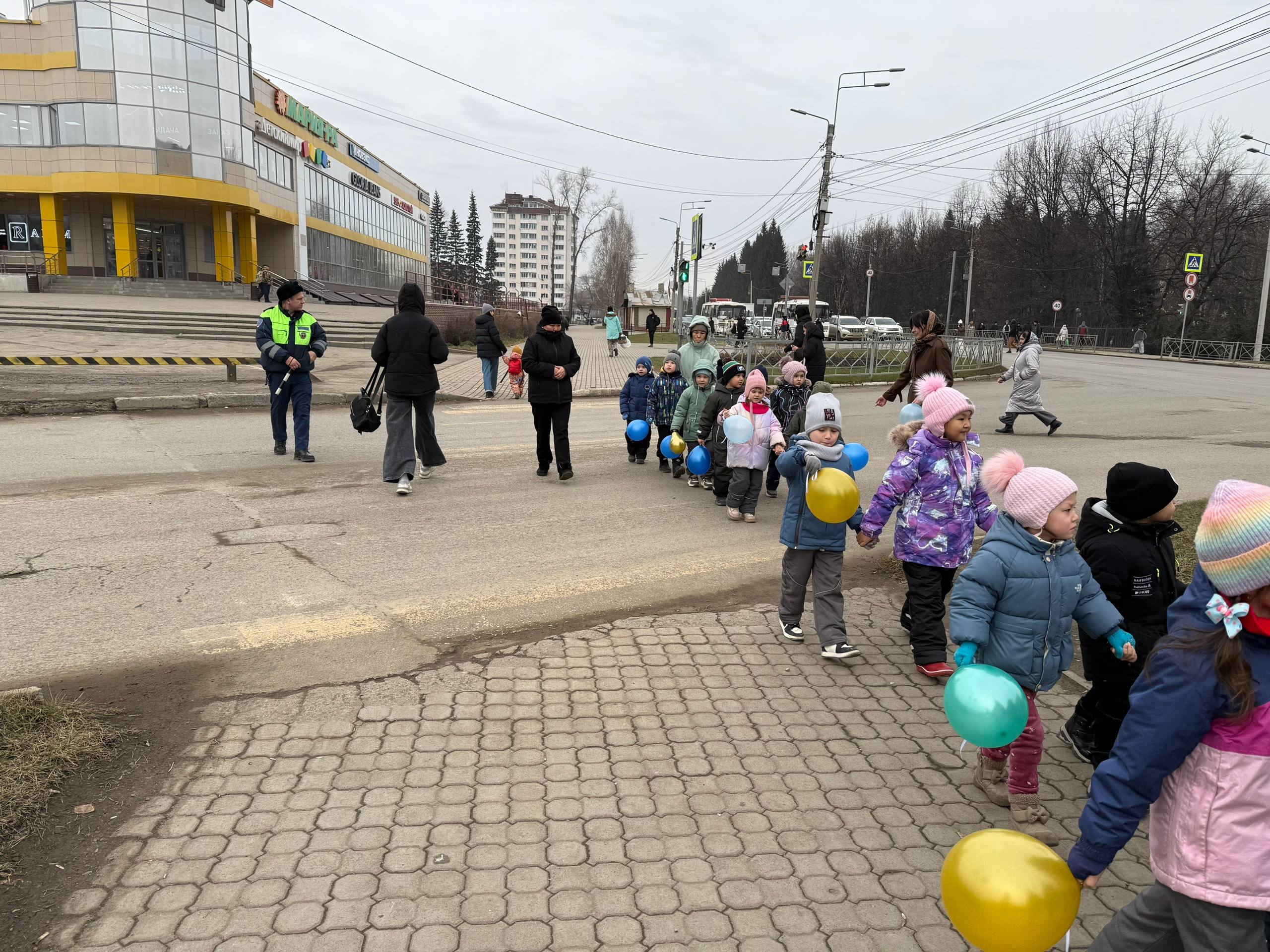 Региональная Госавтоинспекция провела акцию "Безопасный маршрут" Региональная Госавтоинспекция провела акцию "Безопасный маршрут"