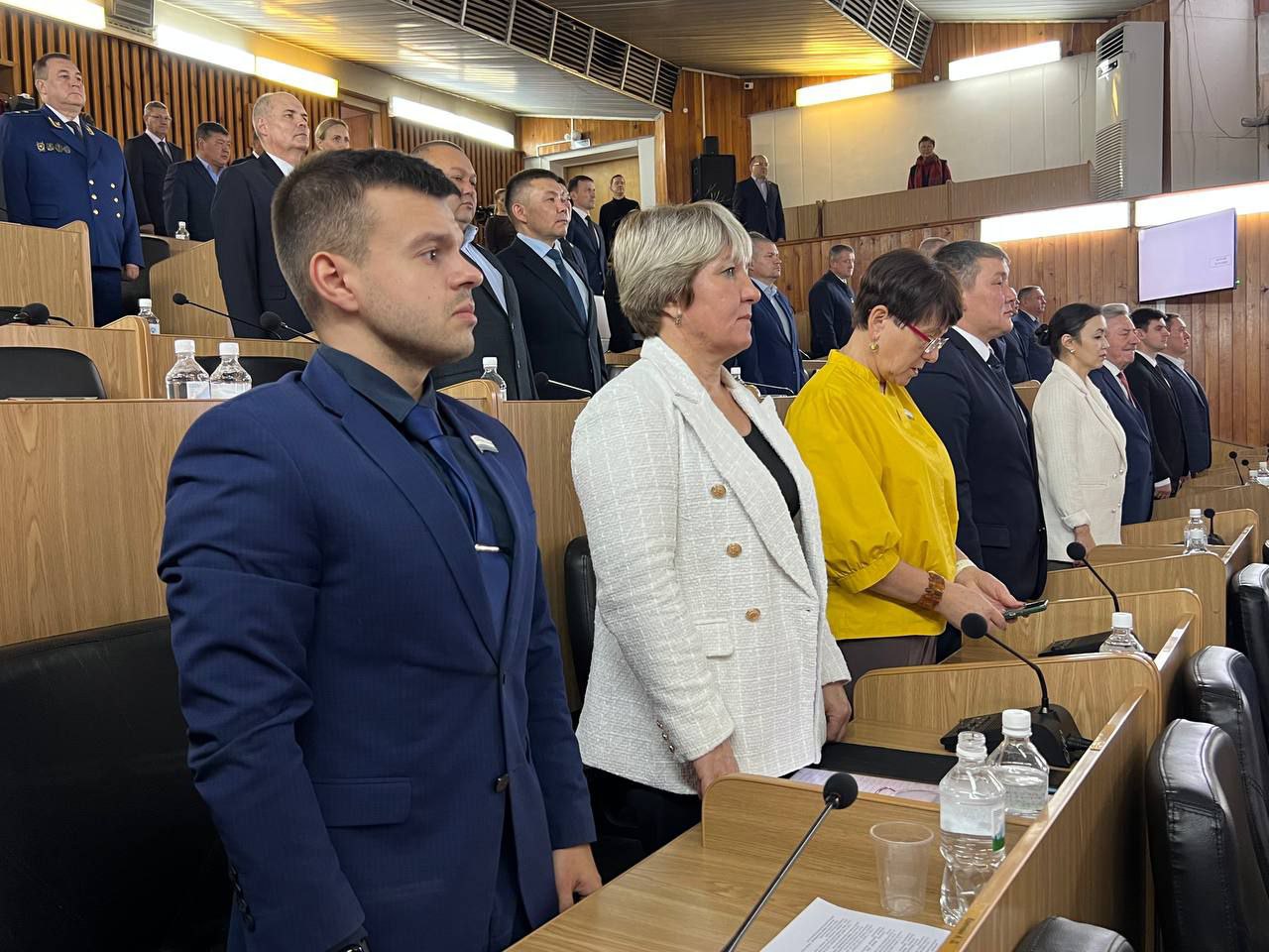 под председательством Эжера Ялбакова начала работу XI внеочередная сессия Государственного Собрания – Эл Курултай восьмого созыва под председательством Эжера Ялбакова начала работу XI внеочередная сессия Государственного Собрания – Эл Курултай восьмого созыва