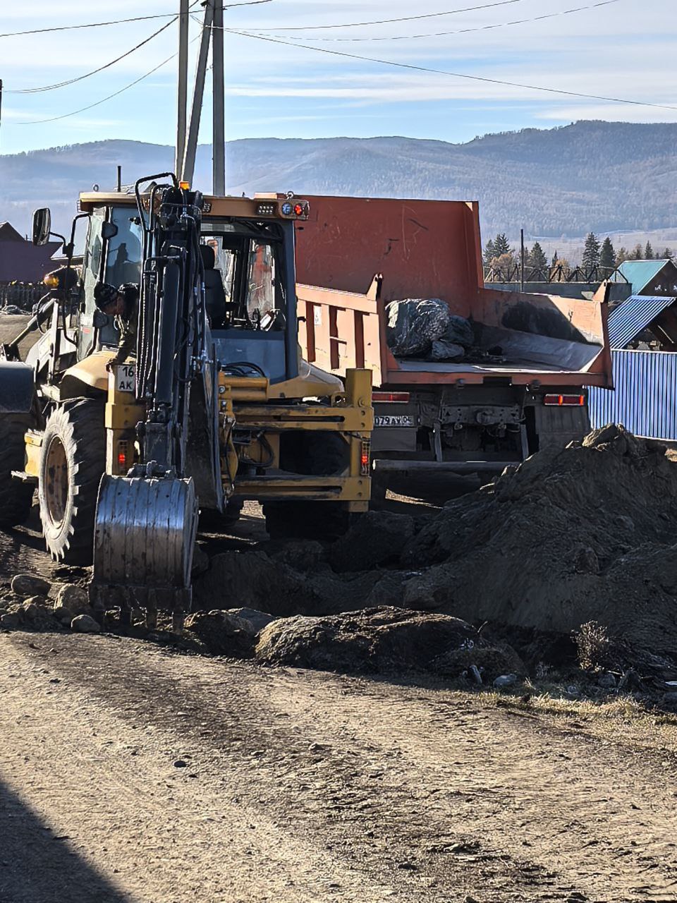 Продолжается ремонт внутрипоселковых дорог в Улаганском районе, сообщил глава муниципального образования Айдар Акчин Продолжается ремонт внутрипоселковых дорог в Улаганском районе, сообщил глава муниципального образования Айдар Акчин