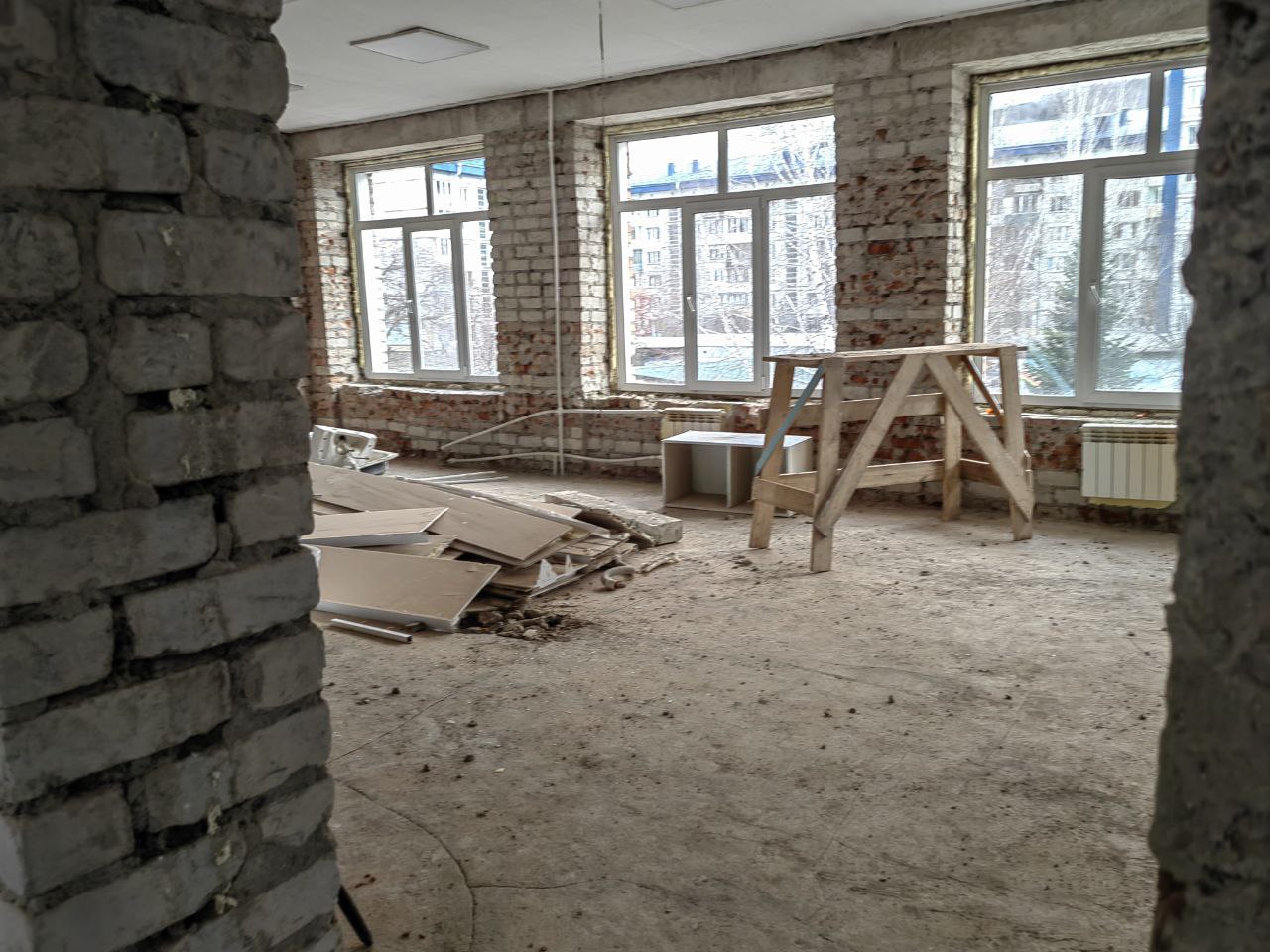 Подрядчик начали демонтаж в зданиях детского сада №6 и начальной школы гимназии №3 в Горно-Алтайке в рамках капремонта Подрядчик начали демонтаж в зданиях детского сада №6 и начальной школы гимназии №3 в Горно-Алтайке в рамках капремонта